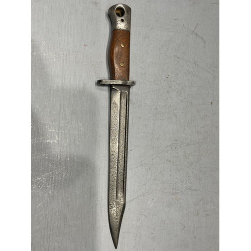 530 - Military knife in a bayonet