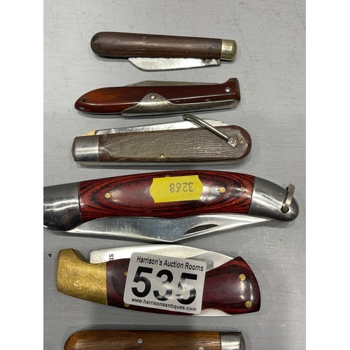 535 - 8 Assorted pen knives