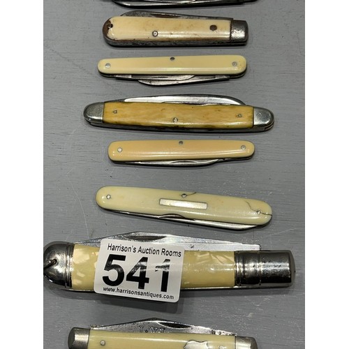 541 - 11 Assorted pen knives