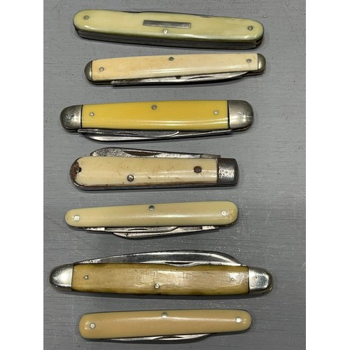 541 - 11 Assorted pen knives