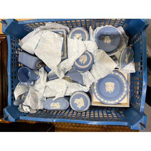 188 - Tray Wedgwood blue pottery