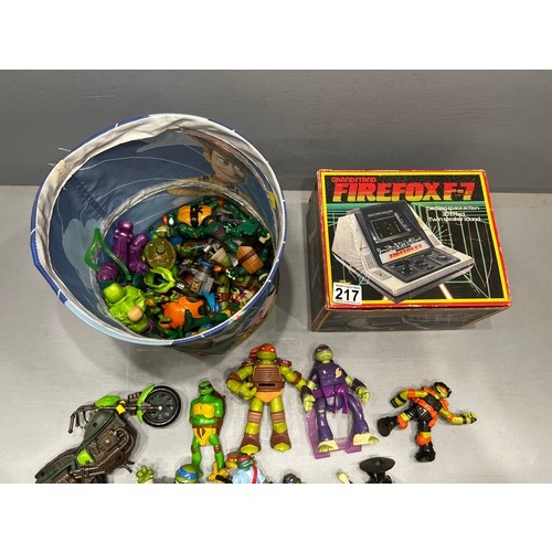 217 - Fire fox F-7 + ninja turtle figures