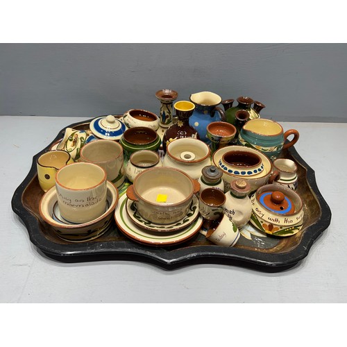 289 - Large quantity mototo Torquay ware