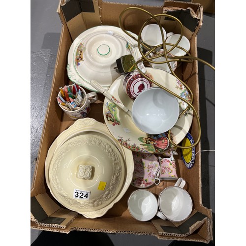 324 - Box pottery