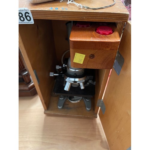 386 - Microscope boxed