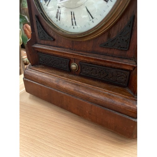 387 - Oak mantle clock