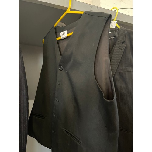 482 - 1 Jacket + 1 waistcoat + 3 piece suit from theatrical company