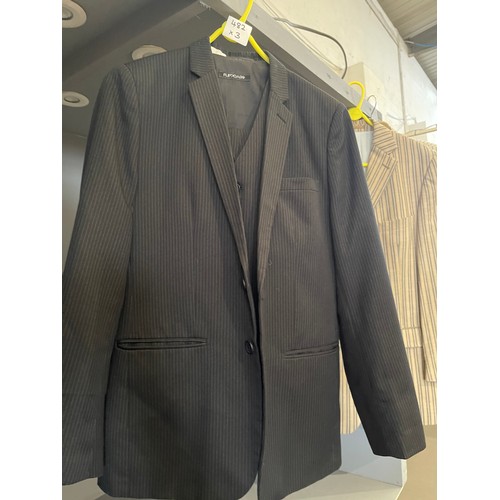 482 - 1 Jacket + 1 waistcoat + 3 piece suit from theatrical company