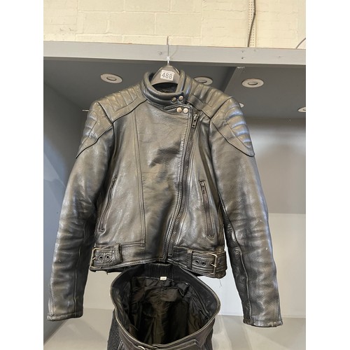 488 - Black leather motorbike jacket & trousers