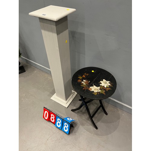 888 - Column + painted table