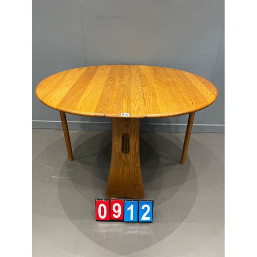 912 - Ercol blonde drop leaf coffee table