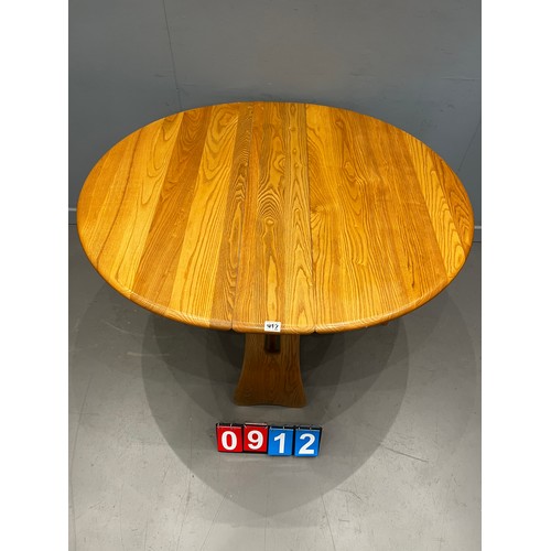 912 - Ercol blonde drop leaf coffee table