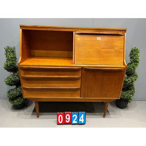 924 - Mid century cocktail cabinet