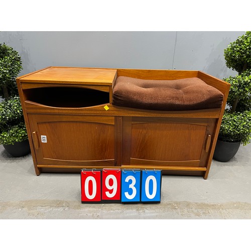 930 - Chippy heath mid century telephone seat