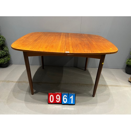 961 - Teak dining table G - plan ?