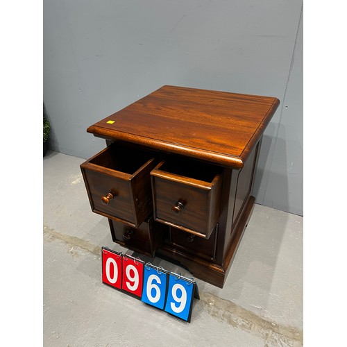 969 - mahogany chest of 4 drawers