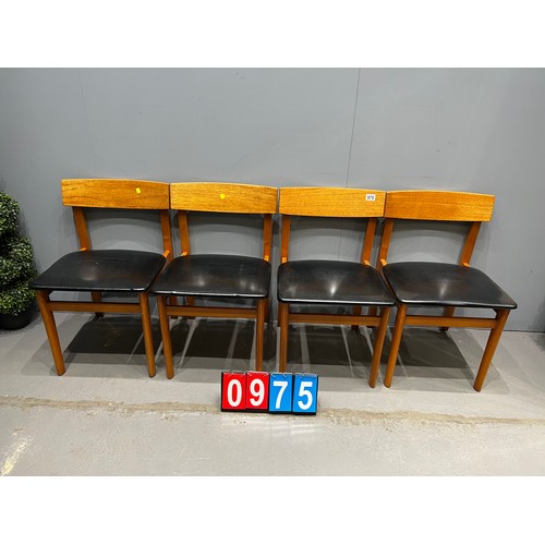 975 - 4 Mid century chairs