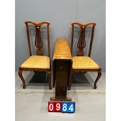 984 - Drop leaf table + 2 chairs