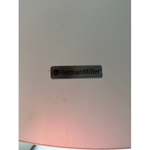 988 - Herman miller table