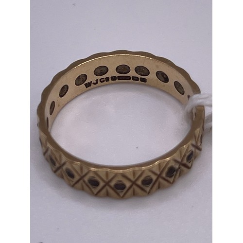 587 - 9ct Gold wedding ring 2.5g ring size M/N