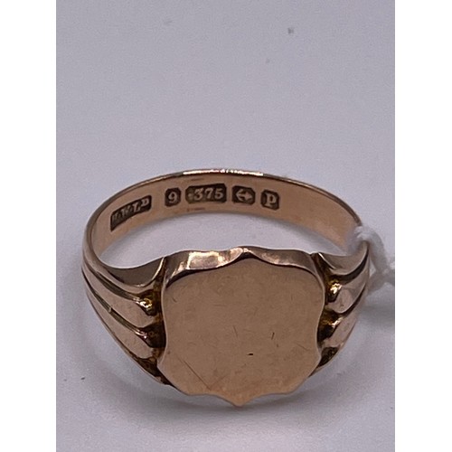 589 - 9ct Gold signet ring 3.2g ring size U