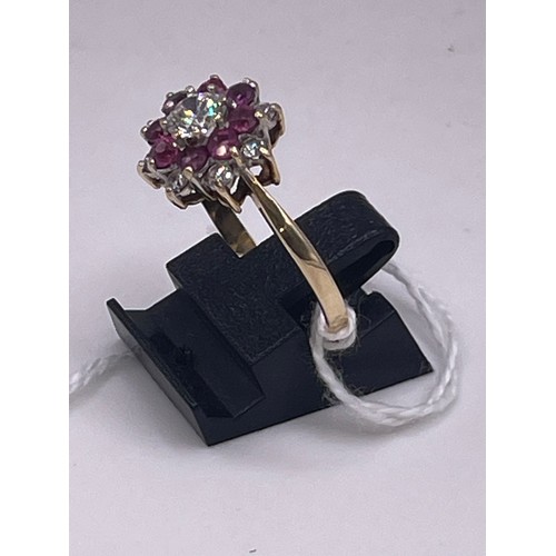 590 - 9ct Gold pink & white stone dress ring 2.7g ring size Q