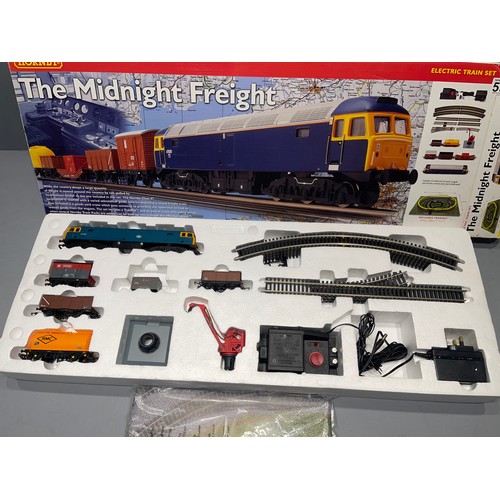 592 - Boxed Hornby mid night freight train