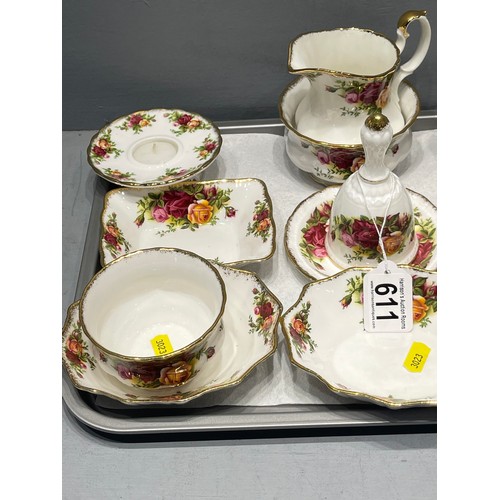 611 - Quantity royal albert country rose china