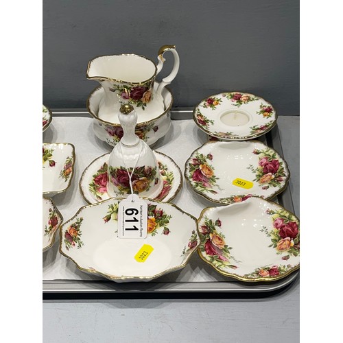 611 - Quantity royal albert country rose china