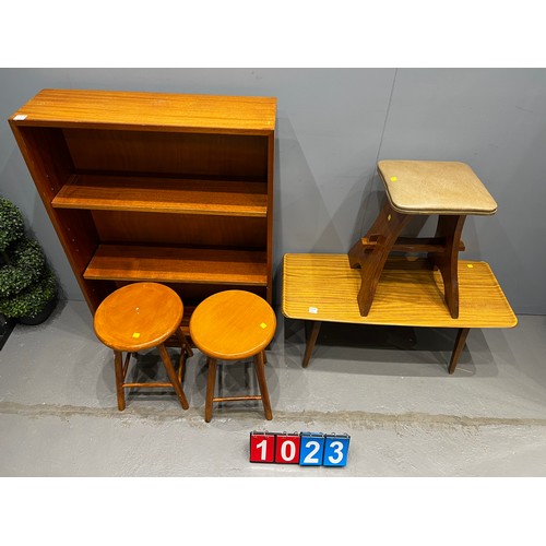 1023 - Teak bookcase + coffee table + stool + 2 stools