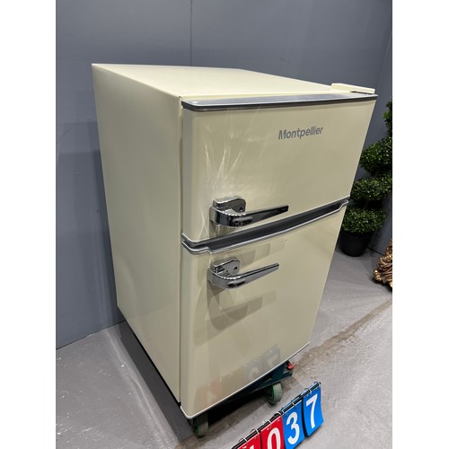 1037 - Fridge freezer (smaller size)