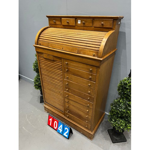 1042 - Roll top multi drawer haberdashery cabinet/desk