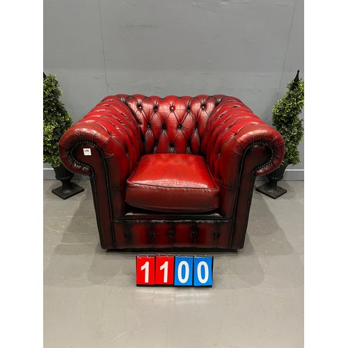 1100 - Leather chesterfield club chair