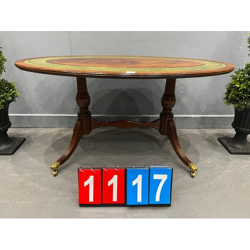 1117 - Leather top quality oval mahogany regency design coffee table