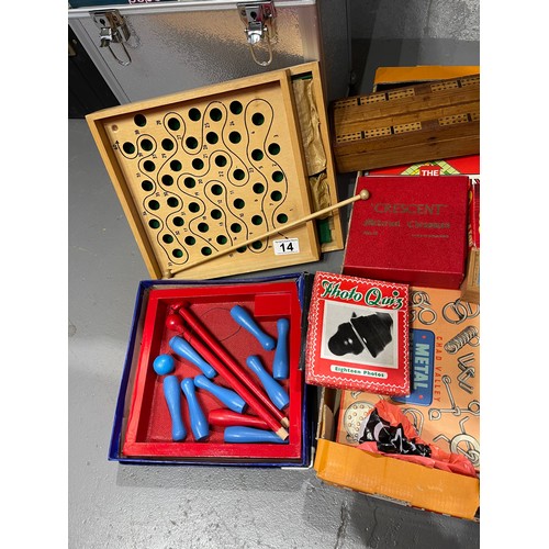 14 - Box vintage toys