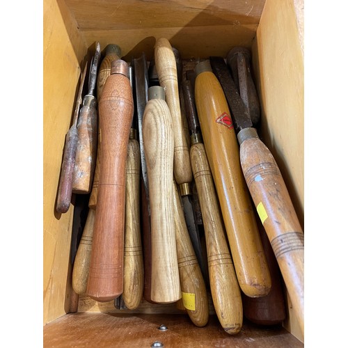 46 - Box vintage hand chisels