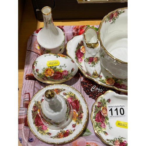 110 - Quantity 'country rose' royal Albert china