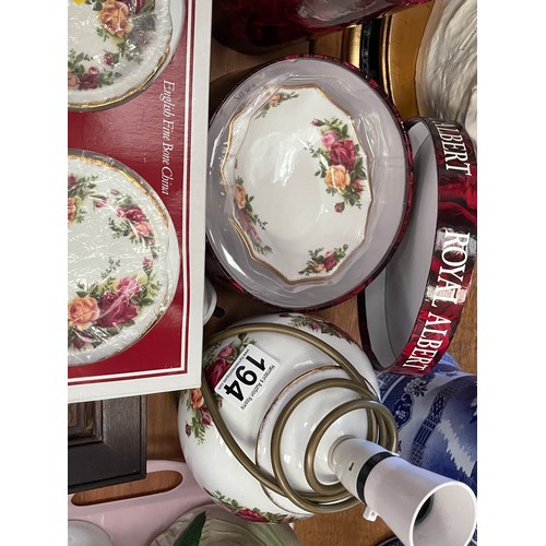 194 - 5 Pieces royal Albert country rose 4 are boxed