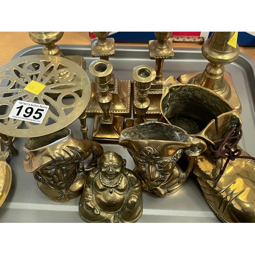 195 - Quantity brass ware