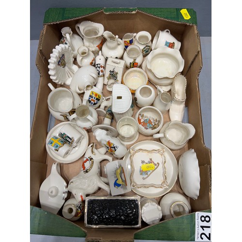 218 - Box of crested ware to include goss etc