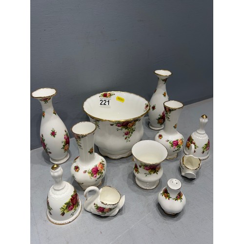 221 - Royal Albert pottery