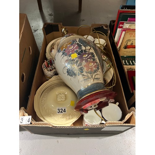 324 - Box pottery + oriental lamp