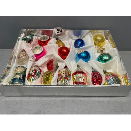 56 - Box vintage Christmas baubles