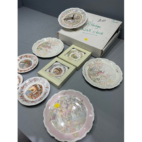 193 - Collection royal doulton bramley hedge  plates + clock