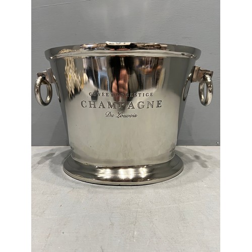 207 - Superb quality champagne bucket