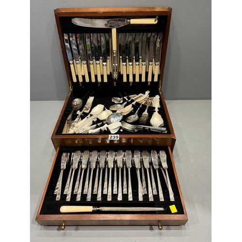 239 - Wooden cased canteen cutlery circa 1950