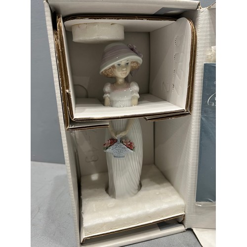 247 - Boxed Lladro figure with certificate + Nao figure