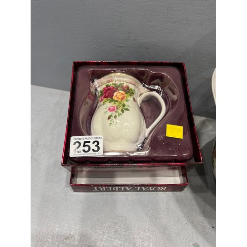 253 - Country rose royal Albert lamp & shade + royal Albert country rose mug with stainer boxed