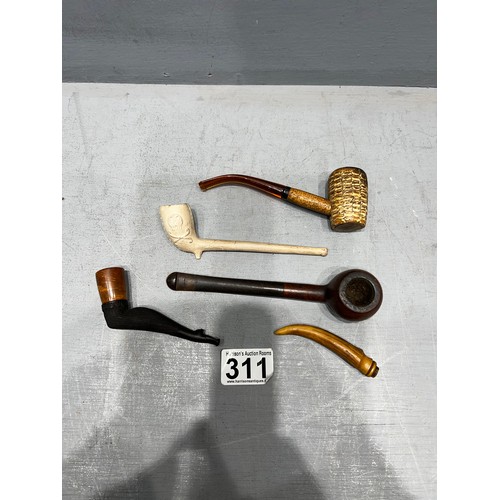 311 - 4 Vintage pipes