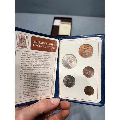 315G - Quantity coins + Britain's first decimal coin proof in wallet